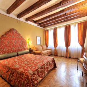 Caerano di San Marco Apartment Sleeps 11 Air Con in Venice