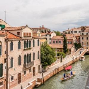 Carmini Canal View and balcony with Lift Venice 