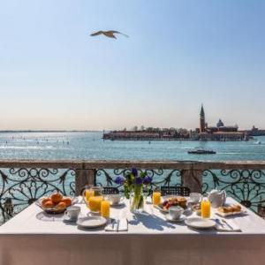 Ca' del Santo Canal View and Terrace in Venice