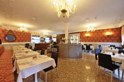 Al Theatro Palace - image 1
