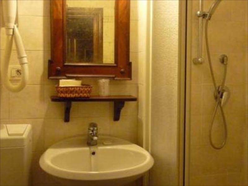 Hotel Galleria - image 2