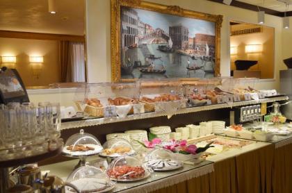 Ai Mori D Oriente Hotel - image 8