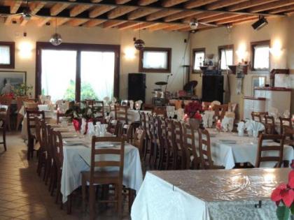Country House Country Club - image 10