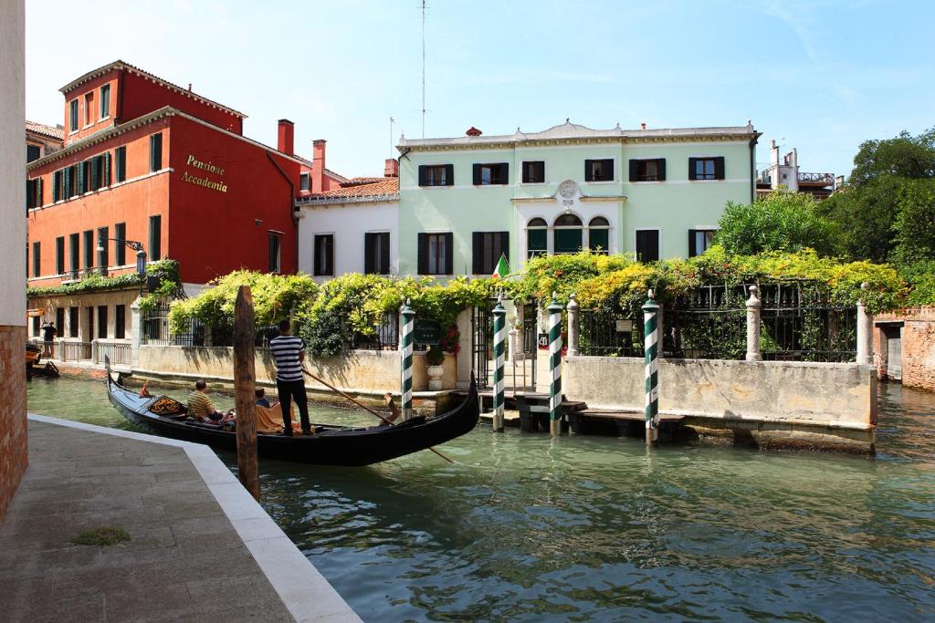 Pensione Accademia - Villa Maravege - main image