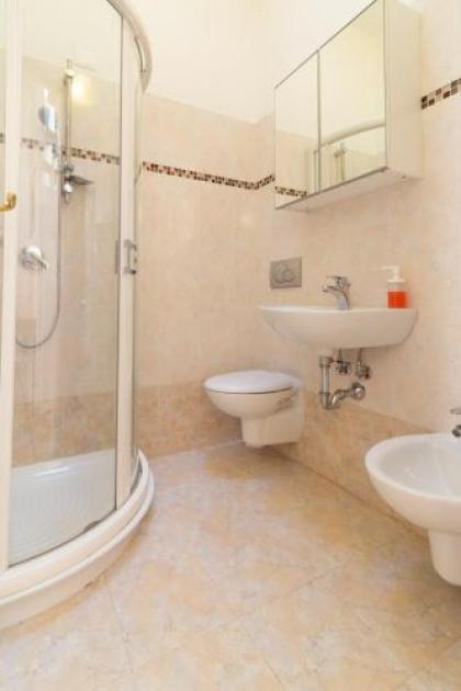 Veneziacentopercento Apartments & Rooms - image 10