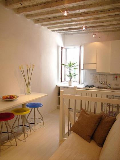 Venetian Apartments - image 25