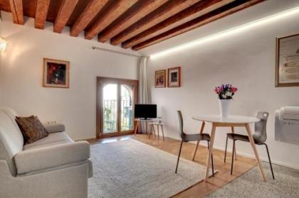 Guglie Design Apartments - image 3