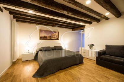 The Lion's House APT5 - image 23