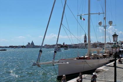 Appartamento Calle dei Preti at yourhomefromhomeinvenice - image 24