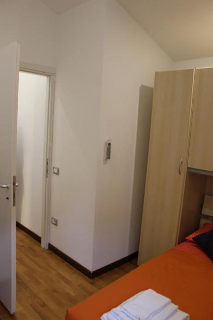 Alessandra House - image 25