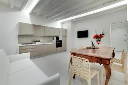 Bacchus Venice Residence - image 12
