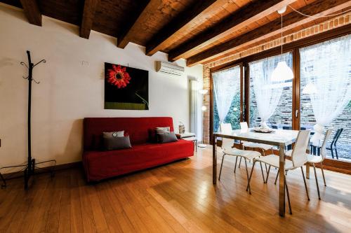 Bluesky - Cannaregio court of Venice - image 4