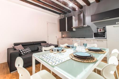 Arsenale Design Apartment R&R - image 4