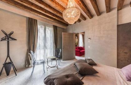 Rialto Luxury Flat - image 11