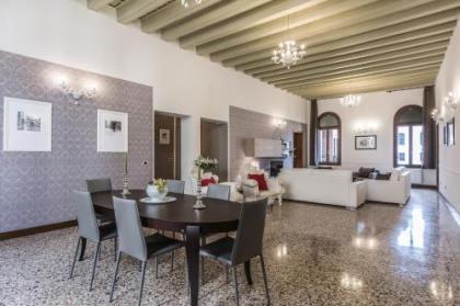 Ca' del Monastero 4 Collection Apartment up to 8 Guests with Lift - image 19