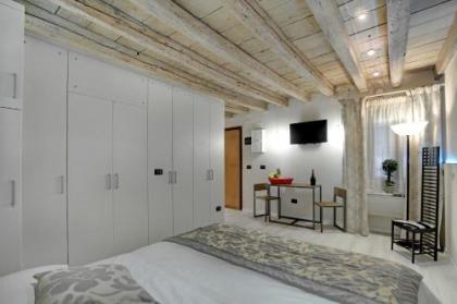 Ca' Grimana by Bricola Apartments - image 6