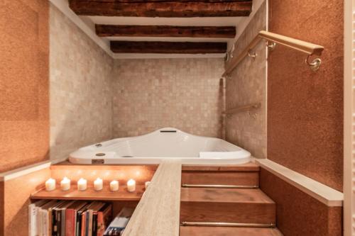 La Tana Cozy Apartment in Campo San Maurizio - image 6