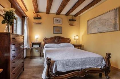 La Tana Cozy Apartment in Campo San Maurizio - image 9