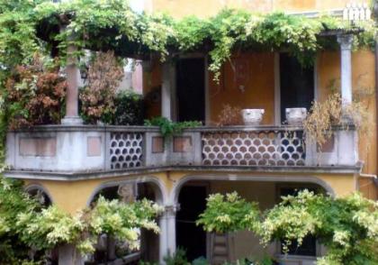Ca' del Glicine Terrace - image 1