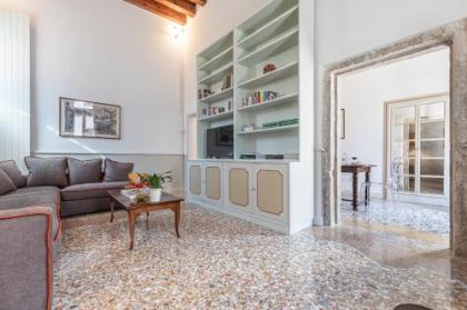 Ca' Romantica Terrace - image 8