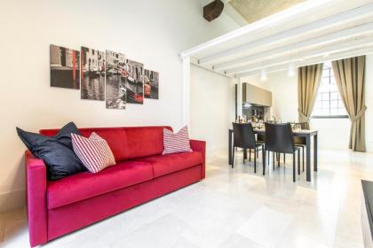 Elegant Fornasa Vecia canal view with a beautiful garden R&R - image 25