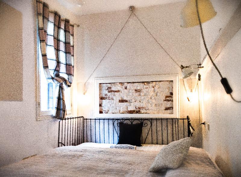 A Brilliant Chic Dwelling - image 4