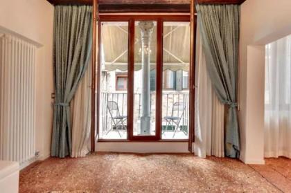 CA GIORGIA VENICE BALCONY APARtmENt Venice 