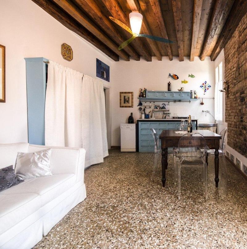 VENICE GIARDINI BIENNALE APARTMENT - image 2