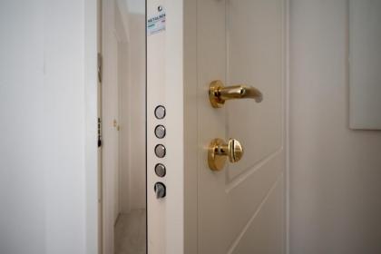 Ve.N.I.Ce Cera Remer Suite - image 23
