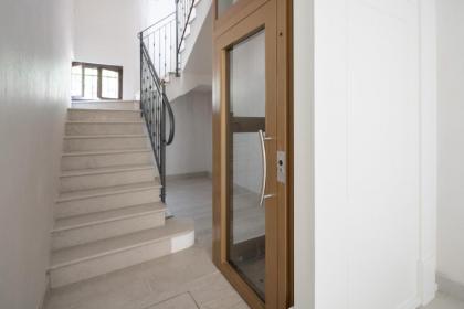 Ve.N.I.Ce Cera Remer Suite - image 24
