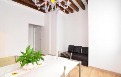 Rialto Suite 707 - image 25