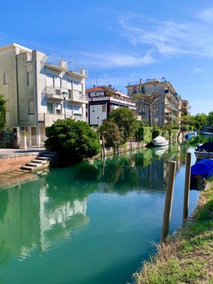 Villa Venice Movie - image 22