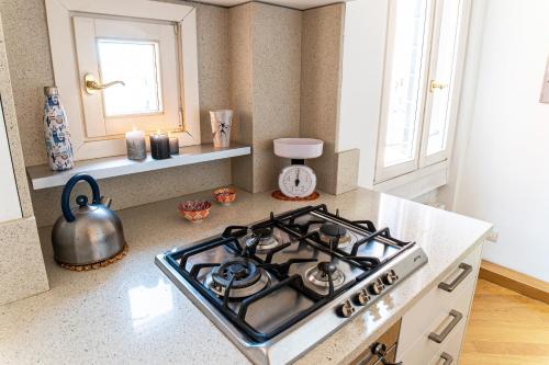 Salute Canal View Apartment - image 3
