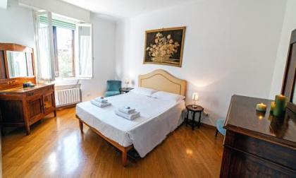 Dogana Canal View Apartment - image 3