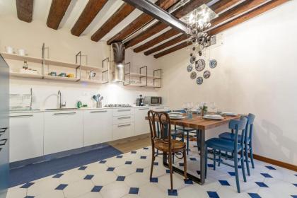 San Silvestro House - image 23