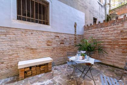 San Silvestro House - image 25
