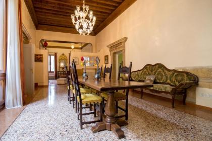 Fortuny3967 Suites & Wine - image 15
