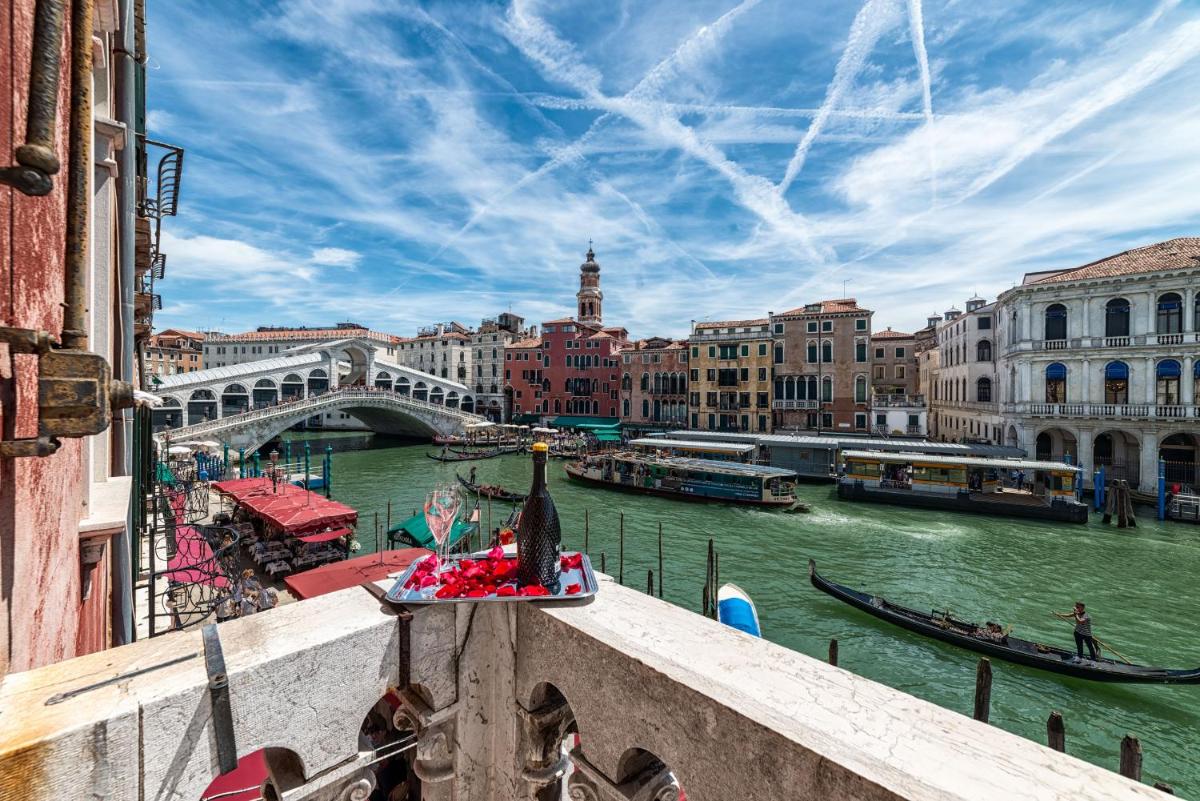 Royal Rialto Apartment - Grand Canal View - main image