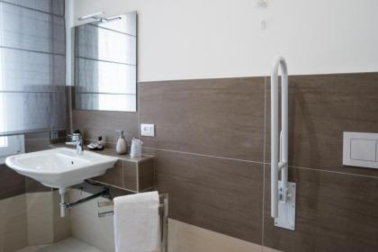 Venice Rooms - image 21