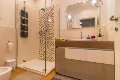 Gallery House - image 21