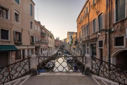 Accademia Apartments R&R - image 22