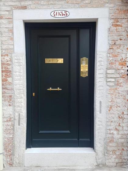 Ca' Cappello Venice Apartment 2 with Canal View - image 27