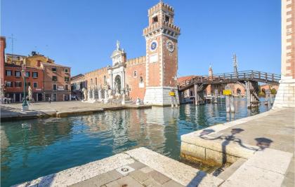 Stunning apartment in Venezia with 2 Bedrooms and WiFi - image 27