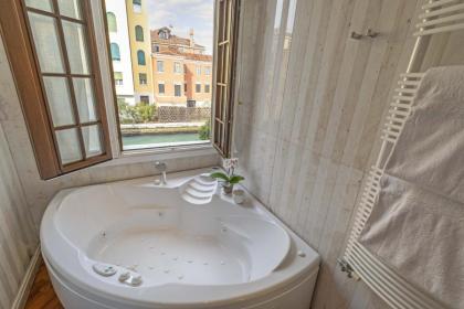 TOLENTINI Canal View & Terrace - image 29