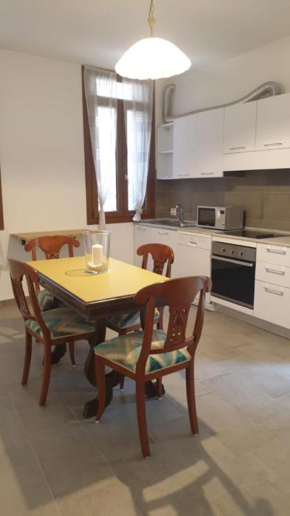 Venice Apartment with Private Courtyard - image 22