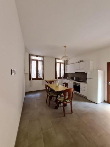 Venice Apartment with Private Courtyard - image 24