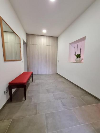 Venice Apartment with Private Courtyard - image 27