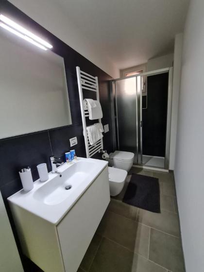 Venice Apartment with Private Courtyard - image 29