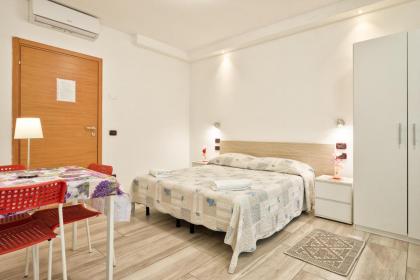 Venice Pink House - image 13