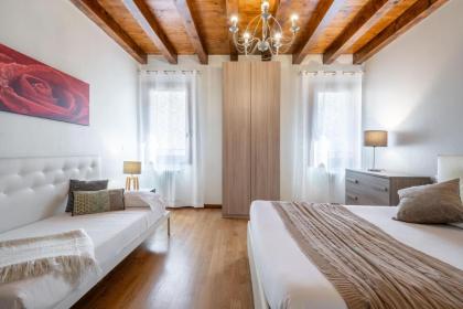 Design Palace Apartment by Wonderful Italy - image 22